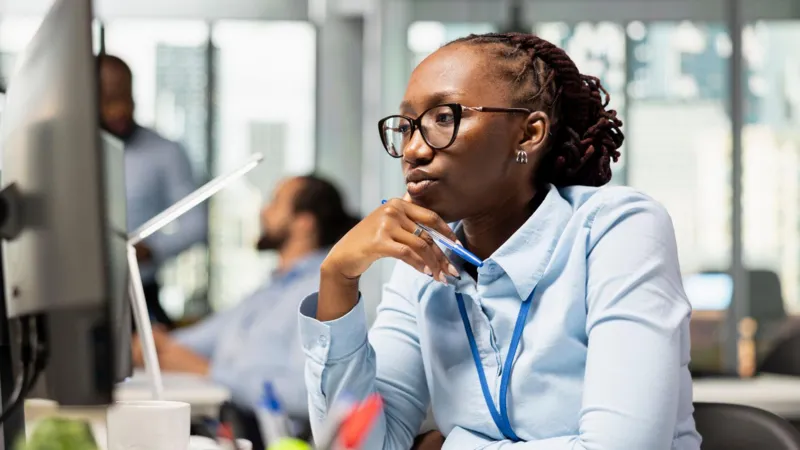 Artificial Intelligence is changing work faster than expected OpenAI shared policy ideas that suggest companies should prepare for an AI future in which complex tasks can be completed much faster. This shift, according to the company, will change how companies operate and people develop careers. This shows that in the near future, AI could handle tasks that humans currently take months to complete. It could change productivity, the way businesses are structured, and even how employees find meaning in their work. Four-Day Work Week Proposal The key idea is to encourage businesses to experiment with a four-day workweek without cutting pay. OpenAI thinks this will improve the well-being of workers while adapting them to an increased level of automation. The company also offers other benefits to employees. Included are higher contributions to retirement, improved healthcare, and child care subsidies. Job Shifting to Human-Centered Roles OpenAI suggests new growth opportunities in industries that depend on interaction with humans. Included are childcare, healthcare, and education. These sectors could become increasingly important as AI automates repetitive tasks. The shift in employment could compensate for the job losses that automation has caused. Worries about Job Replacement AI may replace a large number of jobs in a similar way to the Industrial Revolution. Experts, such as the Governor of the Bank of England have warned about the possibility of large-scale workforce changes. Not everyone is in agreement on the speed of this change. The impact of AI could take a while to be fully felt by some economists. The Long-Term Impact of Economic and Societal Changes Similar ideas have been proposed by other companies, researchers and even public wealth funds. The funds will allow the citizens of America to enjoy AI-driven economic growth. The experts also emphasize the importance of training workers to take on new roles, and improving infrastructure. Prepare for increased energy needs and computer requirements. AI: Different perspectives Some experts believe AI will have a major impact, while others think it may take time. Some experts believe that productivity gains may take many years, or even several decades to be fully realized. According to research, it took many years for past technological advances to have a significant impact on the economy. However, even then progress could slow after the initial gains.