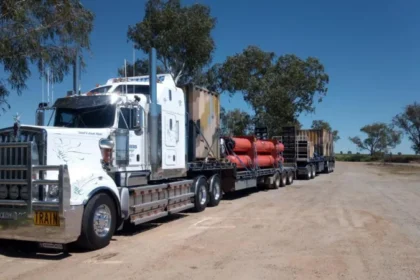Pressure on Australia’s Freight Industry due to Diesel Price Increase The Fuel Crisis Has Hit Transport Hard Fuel prices in Australia are at record levels. Diesel is a major component of the freight industry, which relies heavily on it to operate long distance transport. Transport operators report that their expenses have increased dramatically since the tensions surrounding the Iran conflict drove global oil prices higher. The impact on businesses who rely heavily on heavy vehicles has been intense and immediate. The Government urges the public to reduce fuel consumption In a rare television message, Prime Minister Anthony Albanese spoke to the nation. He recognized the insecurity and asked that citizens limit their fuel consumption where they could. He encouraged the public to take advantage of public transportation so as to ensure that there is fuel available for industries and services that are essential but cannot do without driving. Truck operators struggle to stay afloat The message is not a comfort to many people in the transportation sector. Businesses are finding it difficult to keep up with rising costs. A driver explained that in order to remain afloat, he spends a lot of time on his finances. He tracks his income, tyres and fuel costs. Filling up a tank on a truck used to cost about A$3,600. The same tank filling costs around A$7.500. The sharp rise in operating costs has reduced profits and doubled the cost of doing business. Long routes add more pressure Companies that operate in remote locations face greater challenges. Some trucks cross the Nullarbor plain, an isolated and vast stretch of land. The route connects Ceduna with Norseman. There are few fuel stations and long distances between them. Some drivers are forced to travel 200km without fuel in some regions. Fuel planning is critical in these conditions. Fuel planning is critical in these conditions. Industry stability threatened by rising costs Diesel prices are continuing to rise, putting pressure on transport. Now, many businesses wonder how much longer they will be able to continue in this environment. If fuel prices are not stable, there may be delays or closures of freight companies. It could have a negative impact on supply chains, and raise costs for all consumers.