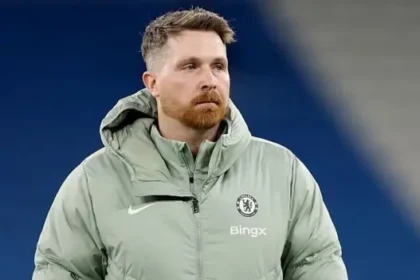 Chelsea sack Liam Rosenior after a poor run of results, including five straight defeats without scoring. Full details, stats, and possible replacements.