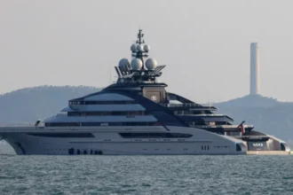 Russian superyacht Nord linked to Alexei Mordashov crosses Strait of Hormuz despite blockade, highlighting rising tensions and global energy concerns.