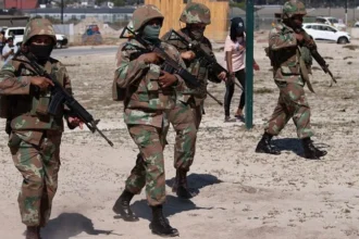 South African army arrive in crime hotspots to help tackle gangs