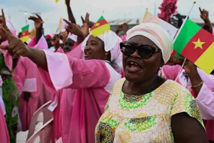 Thousands gather for open-air mass led by Pope Leo XIV Massive crowd welcomes Pope in Douala Over 120,000 people gathered at Douala for a massive open-air Mass, led by Pope Leo XIV. It is the largest crowd he has seen during his 11 day tour of Africa. Early in the morning, the Japoma stadium and surrounding areas were crowded. People had arrived early the previous night to get a prime spot. As Pope Francis entered his Popemobile in the Vatican, thousands of people cheered and waved flags. They also captured the moment with their smartphones. A message of unity and peace The Pope's focus during the Mass was on the promotion of peace, community development, and discipline. The Pope urged the young to make good use of their talent and not choose harmful things. He warned people against violent acts and grabbing for quick gain that can harm society. He urged people to be honest and strive for progress. The message was sent shortly after his trip to the Anglophone Cameroon region which has been ravaged by conflict for many years. After hearing him speak, many attendees felt hopeful. Artificial Intelligence Risks In Yaounde the Pope raised concern about artificial intelligence. The Pope said that artificial intelligence can cause divisions and fear to spread if it is used carelessly. He said that people can lose their connection to reality if they depend too heavily on digital simulations. This can lead to isolated groups, and reduce meaningful interaction between people. African natural resources: a concern He also criticised the high demand for Africa’s natural resources. The Pope emphasized minerals such as cobalt which is widely used for modern technology, including AI. He said that uncontrolled mining of these resources would harm local communities and increase inequality. Faithfulness, dedication, and resiliency The worshippers were deeply involved despite the heat. Others held books or umbrellas to protect themselves from the heat. Some knelt down, prayed or lifted their hands to show devotion. It was a powerful display of unity and faith amongst people with different backgrounds. The event was described by many as an emotional experience. The next stops in Africa on the tour The Pope is on a tour of Africa. He will then travel to Angola, and finally Equatorial Guinea to conclude his journey.