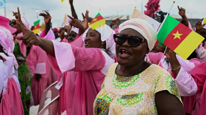 Thousands gather for open-air mass led by Pope Leo XIV Massive crowd welcomes Pope in Douala Over 120,000 people gathered at Douala for a massive open-air Mass, led by Pope Leo XIV. It is the largest crowd he has seen during his 11 day tour of Africa. Early in the morning, the Japoma stadium and surrounding areas were crowded. People had arrived early the previous night to get a prime spot. As Pope Francis entered his Popemobile in the Vatican, thousands of people cheered and waved flags. They also captured the moment with their smartphones. A message of unity and peace The Pope's focus during the Mass was on the promotion of peace, community development, and discipline. The Pope urged the young to make good use of their talent and not choose harmful things. He warned people against violent acts and grabbing for quick gain that can harm society. He urged people to be honest and strive for progress. The message was sent shortly after his trip to the Anglophone Cameroon region which has been ravaged by conflict for many years. After hearing him speak, many attendees felt hopeful. Artificial Intelligence Risks In Yaounde the Pope raised concern about artificial intelligence. The Pope said that artificial intelligence can cause divisions and fear to spread if it is used carelessly. He said that people can lose their connection to reality if they depend too heavily on digital simulations. This can lead to isolated groups, and reduce meaningful interaction between people. African natural resources: a concern He also criticised the high demand for Africa’s natural resources. The Pope emphasized minerals such as cobalt which is widely used for modern technology, including AI. He said that uncontrolled mining of these resources would harm local communities and increase inequality. Faithfulness, dedication, and resiliency The worshippers were deeply involved despite the heat. Others held books or umbrellas to protect themselves from the heat. Some knelt down, prayed or lifted their hands to show devotion. It was a powerful display of unity and faith amongst people with different backgrounds. The event was described by many as an emotional experience. The next stops in Africa on the tour The Pope is on a tour of Africa. He will then travel to Angola, and finally Equatorial Guinea to conclude his journey.