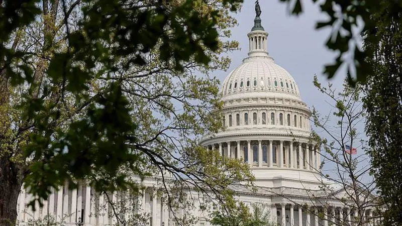 US lawmakers reject a measure to limit Trump’s Iran war powers after a close House vote, highlighting deep political divisions over military authority.