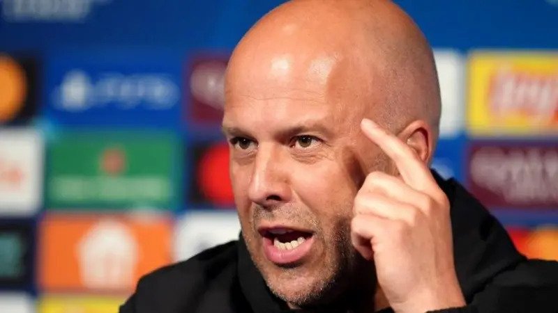 Liverpool warns PSG ahead of PSG match after heavy defeat Arne slot has stated that his team needs to be sharp throughout the match against Paris Saint-Germain. After a devastating loss, Slot's comments have raised questions about Liverpool’s mentality. Slot's response to Van Dijk Virgil van Dijk, the team captain, recently questioned their attitude. Van Dijk suggested some players seemed to have lost focus in the FA Cup defeat against Manchester City. It was a heavy defeat for Liverpool, ending in a 4 to 0 score. Slot was not entirely in agreement with the notion that players had given up. Slot defended his captain for speaking out. Such reactions were important to him, especially in the aftermath of a game like this. Setbacks are a hallmark of the season This season, Liverpool has struggled to maintain consistency. Slot says that the team had several bad moments and City's loss stands out. The team's inability to control itself and their serious defensive weaknesses were exposed when they conceded four goals within a few minutes. He warned against repeating these mistakes in the future. PSG is known for its attacking power, so any lack of focus can be quickly punished. PSG requires full concentration Slot emphasized that Liverpool should perform well from the start. Slot cited the 35-minute period against City in his speech as an example of a successful performance. The team displayed energy and control during that time. Despite this, the team failed to keep up their level. Paris will host the upcoming UEFA Champions League Quarter Final. Liverpool is under immense pressure after the recent criticism to perform.