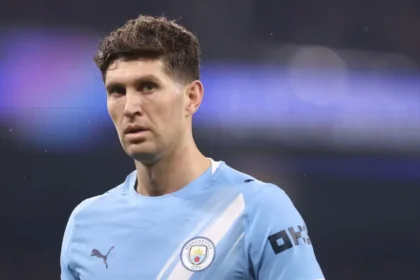 List of Premier League players out of contract this summer, including major names set for free transfers and updates on possible exits across top clubs.