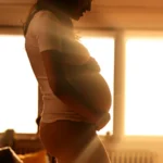 The most common reason for women giving birth on their backs Birthing in a traditional upright position is no longer the norm Women have been giving birth to their babies in upright positions for thousands of years. The upright positions were chosen to support the flow of childbirth and the way the body naturally moves. Women are often placed backwards in modern hospitals, particularly those of many countries that have developed post-industrially. The change in medical practice, rather than human preference, is the reason for this relatively recent development. Modern practices in childbirth In the 1600s, it became popular to lie down while giving birth. Francois Mauriceau was a French doctor who promoted reclining. Mauriceau believed that it made birth easier and more comfortable for both women and doctors. At this time, pregnant women began to be treated as medical conditions. During this shift, the midwives' role was reduced and male doctors were more involved. Others historians suggest social factors also played a part. According to reports, King Louis XIV preferred to watch births in a more clear manner, and this may have influenced his preference for reclining positions. What upright postures make sense Midwives and experts in birth physiology agree on one thing: gravity is a big help to the process of birthing. Gravity helps the baby move through the birth canal when a woman is upright. During labour, many women choose to squat, kneel, or even lean forward. The positions chosen by women during labour are not at random. They correspond to the way their bodies work. Research on the birth position The benefits of upright positions for birthing are well-documented. Reviewing multiple studies that involved thousands of women, several positive results were found. The women who remain upright throughout labour usually experience: Reduced chances of Cesarean Delivery Epidurals are no longer necessary There are fewer neonatal babies in need of care A shorter workday is another key advantage. Positions that are upright can make contractions more efficient. Experts note also that standing up during birth may help to reduce the use of interventions like forceps or vacuum delivery. Additionally, improved blood flow may improve oxygen delivery to the infant. Limitations and considerations Although upright positions have many benefits, they are not suitable in every circumstance. Certain research has suggested that blood loss may increase, particularly in high-risk pregnancies. Medical guidance is crucial. Healthcare providers evaluate the best approach for each birth based on their individual needs. Choose your birth settings The environment can also influence how women deliver. Women are more inclined to choose upright positions and move around freely in supportive environments like birth centers. In these centres, tools such as birthing balls or stools are often available. In contrast, standard hospital delivery rooms may limit movement. A fixed bed may encourage lying down even when other positions are more natural. The conclusion of the article is: It isn't the only or most common way to give birth. The upright birth position has been part of the human experience for centuries and is supported both by instinct and scientific research. The modern healthcare system continues to find a balance between safety and these natural methods.