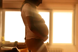 The most common reason for women giving birth on their backs Birthing in a traditional upright position is no longer the norm Women have been giving birth to their babies in upright positions for thousands of years. The upright positions were chosen to support the flow of childbirth and the way the body naturally moves. Women are often placed backwards in modern hospitals, particularly those of many countries that have developed post-industrially. The change in medical practice, rather than human preference, is the reason for this relatively recent development. Modern practices in childbirth In the 1600s, it became popular to lie down while giving birth. Francois Mauriceau was a French doctor who promoted reclining. Mauriceau believed that it made birth easier and more comfortable for both women and doctors. At this time, pregnant women began to be treated as medical conditions. During this shift, the midwives' role was reduced and male doctors were more involved. Others historians suggest social factors also played a part. According to reports, King Louis XIV preferred to watch births in a more clear manner, and this may have influenced his preference for reclining positions. What upright postures make sense Midwives and experts in birth physiology agree on one thing: gravity is a big help to the process of birthing. Gravity helps the baby move through the birth canal when a woman is upright. During labour, many women choose to squat, kneel, or even lean forward. The positions chosen by women during labour are not at random. They correspond to the way their bodies work. Research on the birth position The benefits of upright positions for birthing are well-documented. Reviewing multiple studies that involved thousands of women, several positive results were found. The women who remain upright throughout labour usually experience: Reduced chances of Cesarean Delivery Epidurals are no longer necessary There are fewer neonatal babies in need of care A shorter workday is another key advantage. Positions that are upright can make contractions more efficient. Experts note also that standing up during birth may help to reduce the use of interventions like forceps or vacuum delivery. Additionally, improved blood flow may improve oxygen delivery to the infant. Limitations and considerations Although upright positions have many benefits, they are not suitable in every circumstance. Certain research has suggested that blood loss may increase, particularly in high-risk pregnancies. Medical guidance is crucial. Healthcare providers evaluate the best approach for each birth based on their individual needs. Choose your birth settings The environment can also influence how women deliver. Women are more inclined to choose upright positions and move around freely in supportive environments like birth centers. In these centres, tools such as birthing balls or stools are often available. In contrast, standard hospital delivery rooms may limit movement. A fixed bed may encourage lying down even when other positions are more natural. The conclusion of the article is: It isn't the only or most common way to give birth. The upright birth position has been part of the human experience for centuries and is supported both by instinct and scientific research. The modern healthcare system continues to find a balance between safety and these natural methods.