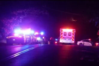 23 Injured in Shooting at Oklahoma Lake Party, Police Searching for Suspects Shooting at Arcadia Lake Leaves Dozens Hurt At least 23 people were injured after gunfire broke out at a lakeside party in Oklahoma on Sunday night. The incident happened near Arcadia Lake in Edmond, about 13 miles north of Oklahoma City. Police said the shooting started around 9:00 PM during a large gathering of young adults. The party had reportedly been planned through social media and drew a big crowd after dark. Victims Suffer Gunshot Wounds Authorities confirmed that several victims suffered gunshot injuries. Emergency teams rushed many people to nearby hospitals. Others left the scene on their own to seek treatment. According to hospital officials, multiple injured individuals were admitted across local medical centers. Some are still receiving care, though the full extent of their conditions has not been shared. No Arrests Yet, Investigation Ongoing Police have not made any arrests so far. However, they said there is no ongoing threat to the public at this time. Officers are actively investigating and working to identify those responsible. Officials described the event as an “unsanctioned gathering” that took place without proper permission. It was promoted online under the name “Sunday Funday,” which attracted a large crowd to the lakeside area. Authorities Urge Public Cooperation Law enforcement officials are asking anyone with information to come forward. They are reviewing social media posts and eyewitness accounts to track down suspects. A police spokesperson acknowledged the fear caused by the incident and said the department is committed to bringing those responsible to justice.