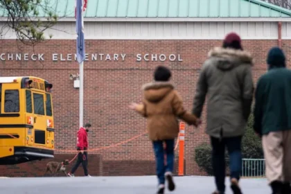 Court Dismisses Charges Against School Official in Virginia Shooting Case Case Background A court in Virginia has dismissed all criminal charges against a former assistant principal from Richneck Elementary School. The case was connected to a classroom shooting in 2023 involving a six year old student. The incident raised serious concerns across the United States about school safety and supervision. What Happened in the Classroom In January 2023, a first grade student brought a firearm into school and fired a single shot during class. The bullet struck teacher Abigail Zwerner in the hand and chest. She required surgery after the attack. The child’s mother, Deja Taylor, later served jail time on a separate drug related firearm charge tied to the weapon used in the shooting. Charges Against the Assistant Principal Former assistant principal Ebony Parker faced eight felony counts of child abuse. Prosecutors argued she failed to act on warnings that the child may have brought a gun to school. Her defense team said the evidence did not meet the legal standard required for conviction and asked the court to dismiss the charges. Judge’s Decision Circuit Court Judge Rebecca Robinson agreed with the defense and dismissed all charges. She stated that the prosecution did not present enough evidence to continue the case. During the ruling, Parker showed an emotional reaction as the decision was announced. The judge also acknowledged the seriousness of the incident, describing it as deeply troubling while explaining the legal reasoning behind the dismissal. Impact of the Case The shooting and the court outcome have sparked ongoing debate about responsibility within schools, child safety policies, and how warning signs are handled by staff and administrators.