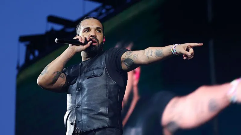Drake Targets Kendrick Lamar and Others in Surprise Triple Album Release Drake revisits Kendrick Lamar feud in new music Drake has sparked fresh attention after using his new triple album drop to touch on his long running conflict with Kendrick Lamar. Listeners quickly pointed out lyrics that appear to reference the rivalry that escalated in 2024. In one track, Drake questions public charity moments in Compton, Los Angeles, suggesting that some artists use their hometown image for publicity before returning to a more private celebrity lifestyle. The line being discussed is: “Handin’ out turkeys on camera inside of your hood, then you go back to the hills.” Personal reflections in “Make Them Cry” On the opening track of Iceman, titled Make Them Cry, Drake appears more emotional and reflective. He references the pressure around the feud and his own mental state. He raps, “Tell us how it felt to meet the grim reaper. This album better have some big features. Well, sorry to burst your bubble, but I’m all alone for my mental health.” The track also includes a personal revelation, where he mentions that his father has been diagnosed with cancer, adding a more vulnerable tone to the project. Calls out other celebrities and athletes Beyond Kendrick Lamar, Drake also appears to address other public figures who were seen as supporting his rival during the beef. One line is widely interpreted as a reference to NBA star LeBron James, who attended a Kendrick concert during the height of the tension. He also seems to mention DJ Khaled, following criticism in public discourse about his silence on global issues, including the war in Gaza. Mixed reaction and streaming impact Critics have not fully reviewed the albums yet, but early audience response has been strong. Streaming platforms reportedly faced slowdowns and temporary crashes as fans rushed to play the 43 track release across Iceman, Habibti, and Maid of Honour. Album style breakdown The three projects each explore different sounds. Iceman focuses on rap and hip hop. Habibti leans into R&B influences. Maid of Honour brings a more dance inspired direction.
