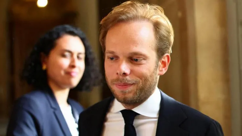 French political row over calls for overhaul
