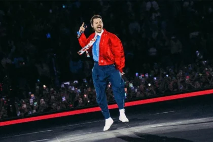 Harry Styles tour to review stage design after fans complain of blocked views