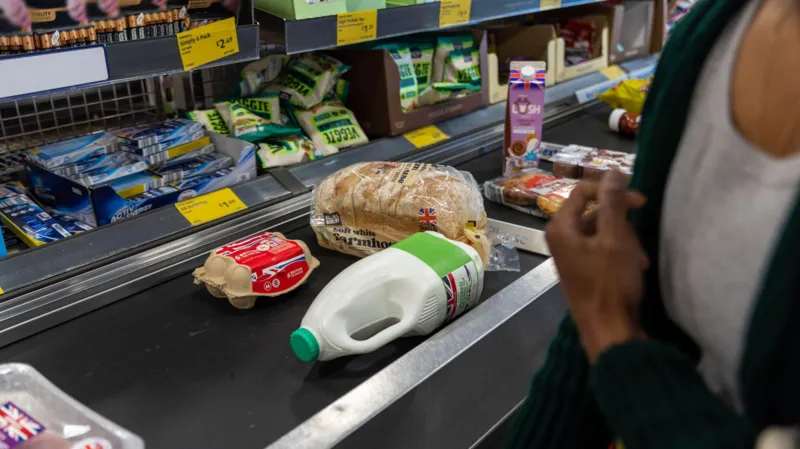 Supermarkets urged to limit food prices by government