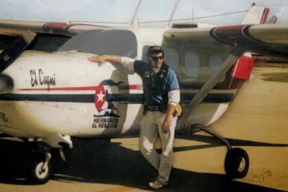 Raúl Castro and the 1996 Florida Straits plane shootdown case Key incident overview In 1996, Cuban military jets shot down two small civilian aircraft in the Florida Straits. The planes were connected to the exile group Brothers to the Rescue. All four people on board died in the attack. The group, based in Miami, carried out flights to search for Cuban migrants trying to reach the United States by sea. Victims of the shootdown The victims were Cuban exiles involved in humanitarian and monitoring work. Their mission focused on spotting makeshift boats and helping migrants in distress during risky crossings. Raúl Castro’s position at the time Raúl Castro held the position of defence minister in Cuba during the incident. He was one of the top military leaders under his brother Fidel Castro’s government. US authorities now link him to decisions connected with the military operation that led to the shootdown. US legal action and indictment US prosecutors have brought criminal charges related to the 1996 incident. The case focuses on conspiracy and the deaths of US nationals during the shootdown. Officials describe the indictment as part of a long effort to address the case, even decades after it happened. Political and historical impact The attack triggered a serious diplomatic crisis between Cuba and the United States. It led to stronger sanctions and shut down any early hope of dialogue between the two countries. At that time, Cuba was already facing a deep economic crisis after the collapse of the Soviet Union. Shortages of food, fuel, and electricity pushed many people to leave the island. Ongoing relevance today The case has returned to attention as Cuba continues to face economic pressure and political uncertainty. Raúl Castro is no longer in office, but he still carries influence within the country’s political system.