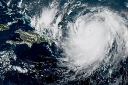 Forecast outlook for the 2026 Atlantic hurricane season Weather experts in the United States expect a less active Atlantic hurricane season in 2026. The National Oceanic and Atmospheric Administration reports a 55 percent chance that the season will stay below normal levels. Forecasters predict between eight and fourteen named storms. Among these, three to six may become hurricanes. One to three could reach major strength. A typical season usually brings around fourteen named storms, seven hurricanes, and three major hurricanes. Why El Niño may reduce storm activity A developing El Niño is one of the main reasons for the expected slowdown in storm activity. El Niño changes wind patterns across the tropical Pacific. It often weakens the usual east to west trade winds. This shift can increase strong upper level winds over the Atlantic. These stronger winds create wind shear. Wind shear disrupts storm formation by tearing developing systems apart before they can strengthen. Because of this, El Niño conditions often limit the number and strength of Atlantic hurricanes. Warm Atlantic waters still support storm formation Sea surface temperatures in the Atlantic are expected to remain higher than average. Warm ocean water usually fuels hurricane development. It gives storms the energy they need to grow stronger. This creates a conflict in the forecast. Warm water supports storm growth, while El Niño conditions work against it. Forecasters believe the El Niño influence will likely be stronger overall, keeping activity lower than usual. What forecasters expect this season Experts expect a quieter season compared with recent years, but they also highlight uncertainty in long range forecasts. Even in a weaker season, strong hurricanes can still form. Weather systems remain difficult to predict with full accuracy months in advance. Officials emphasize that a single powerful storm can cause major damage, even when total storm numbers are low. Why even quiet seasons can still be dangerous Hurricanes can produce severe impacts. These include damaging winds, heavy rainfall, flooding, and storm surge along coastlines. History shows that major hurricanes can strike during quieter seasons. Past storms such as Hurricane Betsy in 1965 and Hurricane Andrew in 1992 caused major destruction despite below average activity overall. What a normal hurricane season looks like A typical Atlantic hurricane season runs from June 1 to November 30. Activity usually peaks in September. On average, the Atlantic produces about fourteen named storms in a season. These range from weaker tropical storms to intense hurricanes. Meteorologists use satellite data, historical records, and computer models to create seasonal forecasts.