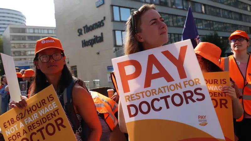 Resident Doctors in England Accept Pay Deal