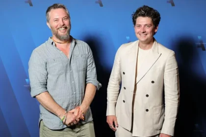 Actor Aneurin Barnard stopped a handbag snatcher in Annecy, tackling the suspect and helping return the stolen bag before attending a film festival event.