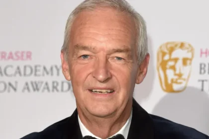 Former Channel 4 News presenter Jon Snow shares his Alzheimer’s diagnosis and speaks openly about living with the condition and raising awareness.