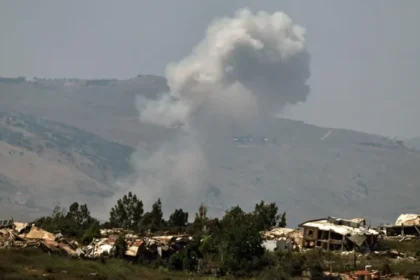 Israel Intensifies Strikes in Southern Lebanon Amid US Criticism Ongoing Cross Border Violence Escalates Israeli forces carried out new air and drone strikes in southern Lebanon, according to Lebanese state media. The attacks hit several areas, including Mansouri, Aaziyyeh, Nabatieh al Fawqa, and Kfar Tebnit. Several people were injured. Israel has not issued a direct comment on these latest strikes. However, its military confirmed that five of its soldiers were injured in a drone attack carried out by Hezbollah, the Iran backed armed group operating from Lebanon. Political Pressure From United States US President Donald Trump publicly criticized Israel’s actions in Lebanon. Speaking at an international summit in France, he said Israel needed to act more responsibly in the region. He also said the conflict with Hezbollah has continued for too long and warned that civilian suffering is increasing. Trump stated he maintains a strong relationship with Israel’s leadership but disagreed with recent military decisions. Regional Tensions Around US Iran Agreement The strikes come after a reported US Iran understanding aimed at reducing wider regional conflict. Pakistan has said the agreement also includes steps related to Lebanon. Despite this, violence between Israel and Hezbollah has continued since the announcement. Both sides have exchanged attacks, including rockets and air strikes. Earlier strikes on Beirut added further pressure on diplomatic efforts to stabilize the situation. Leadership Statements and Escalation Risks Israeli Prime Minister Benjamin Netanyahu said Israeli forces would remain in Lebanon as long as necessary. Iran’s military leadership warned Israel of a strong response if attacks in southern Lebanon continue. Lebanon’s health ministry reports that more than 3,800 people have died since the conflict escalated. The figures include both fighters and civilians. Israeli officials report casualties on both sides of the border, including soldiers and civilians. Background of the Conflict The conflict intensified after Hezbollah launched rockets toward Israel following earlier regional tensions involving Iran. Israel responded with widespread air strikes and ground operations in southern Lebanon. Since then, cross border fighting has continued, drawing in regional and international attention.