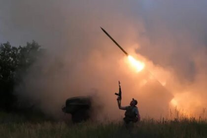 Kostyantynivka Under Pressure as Russian Forces Push Deeper in Eastern Ukraine Situation Inside Kostyantynivka Ukrainian commanders say the situation in Kostyantynivka is still under control, but the reality on the ground is becoming more complex. Reports from soldiers indicate that Russian units are already present inside parts of the city, making the frontline hard to define. A Ukrainian drone operator working in the area says troops are entering behind defensive positions, which makes clearance operations difficult in urban conditions. City Turning Into a Grey Zone Parts of Kostyantynivka are now described by soldiers as a grey zone. Control is unclear, and neither side fully dominates the area. Ukrainian personnel say Russian groups continue to move through buildings and residential blocks. Dense housing and tree cover in summer are giving cover to movement inside the city. Why Kostyantynivka Matters Kostyantynivka sits on a key route into the wider Donbas region. It acts as an important access point toward Kramatorsk and Sloviansk, two major Ukrainian held cities in the east. If Russian forces expand control here, it would open a path deeper into the remaining Ukrainian defensive line in Donbas. Conflicting Claims From Both Sides Ukrainian command leadership says defensive positions are holding and denies major breakthroughs. They confirm that Russian soldiers are present in limited numbers but insist there is no operational collapse. At the same time, Russian statements claim their forces are advancing in parts of the city and have surrounded Ukrainian units. An officer on the ground describes a more uncertain picture, saying Russian troop numbers inside the city are slowly increasing and urban fighting is ongoing. Wider Impact on the Front Line Across other parts of the front, Ukraine claims it has regained more territory than it has lost in recent months. Russian supply routes and logistics lines have also come under pressure due to strikes on infrastructure. Despite that, the situation in Kostyantynivka shows how quickly conditions can shift in urban warfare, where control can change block by block.