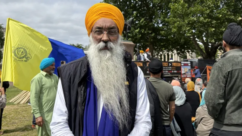 Sikh group demands public inquiry A Sikh organisation has asked the government to launch a public inquiry into what it calls serious failures linked to the death of 18 year old student Henry Nowak. The group says the case has raised public confusion and harmed community relations. Incident details in Southampton Henry Nowak was killed in Southampton in December 2025. The attacker, 23 year old Vickrum Digwa, used a knife during the incident. Digwa later said he carried one of the blades as part of his Sikh religious practice. Concerns raised by Sikh Federation Dabinderjit Singh, who leads political engagement at the Sikh Federation, has written to senior officials including the Home Secretary, Justice Secretary, and Attorney General. He argues that incorrect claims about the weapon have caused serious harm to how Sikhs are viewed in public debate. He also attended a march in London where the issue was highlighted. Bodycam footage and inquest plans Police bodycam footage released with family permission shows Henry Nowak repeatedly saying he could not breathe while injured and in handcuffs after being stabbed. Authorities have confirmed that a jury inquest will examine the wider circumstances next year. Legal context around ceremonial blades Current law allows practising Sikhs to carry a small ceremonial blade called a kirpan when it is kept close to the body for religious reasons. However, using any blade in violence makes it illegal. The Criminal Justice Act 1988 also recognises religious and cultural items such as ceremonial blades worn in national dress. This includes traditional Scottish dress items. If such an item is used in an attack, it becomes an offensive weapon under the law. Dispute over the weapon used Reports confirm Digwa carried two blades. One was described as a small kirpan. The second blade was used in the fatal attack. The Sikh Federation and the Network of Sikh Organisations argue that the second blade was not a kirpan. They describe it as a Persian style blade linked to a warrior tradition within the Nihang community. The Crown Prosecution Service maintains that Digwa chose to carry both blades and used one of them in the attack. The trial judge agreed with this view during the case.