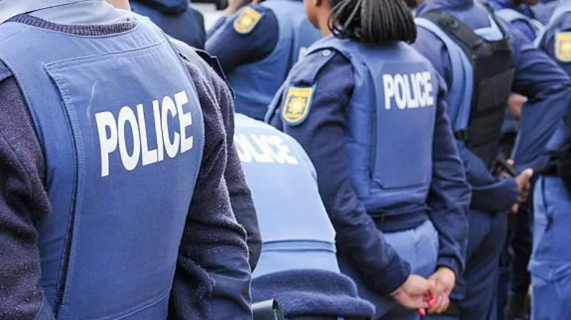 South Africa police investigate deaths of Mozambican men in Mossel Bay as unrest and migration tensions rise, sparking regional concern and evacuation warnings.
