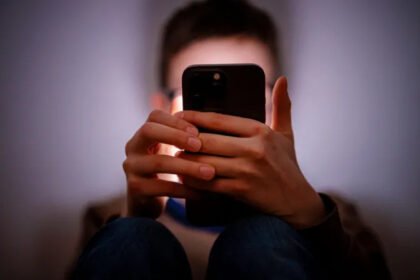 The UK government has asked major tech companies to improve safety controls on smartphones used by children. The main goal is to stop minors from taking, sending, or viewing nude images on their devices. Keir Starmer said companies must act quickly by using existing tools or updating their systems. The request targets major platforms such as Apple and Google. Government Push for Stronger Child Safety The government wants tech firms to activate stronger protections for children within three months. These protections should work across smartphones and tablets used in the UK. If companies fail to comply, new laws may follow. These laws could include financial penalties. In serious cases, companies could face legal responsibility. Officials also said the rules would apply to both new and already sold devices. Adults would not be affected if they verify their age correctly. How the System Could Work Some safety tools already exist on modern devices. Apple offers a Communication Safety feature. It can detect nude images in messages and warn children before they send or receive them. It works in apps like Messages, AirDrop, and FaceTime. Google Messages can blur sensitive content for users under parental supervision. It also reduces exposure to harmful images on Android devices. Some companies are also testing artificial intelligence tools that detect and block explicit images directly on devices. The government has highlighted these tools as possible solutions for wider use. Privacy and Safety Concerns Not everyone agrees on how far these controls should go. Some experts worry that stronger restrictions could affect user privacy. They believe age checks for adults or system wide scanning could create new risks. Others argue that stronger action is necessary to protect children from grooming and sextortion online. Existing Laws and Ongoing Debate The UK already has online safety rules under the Online Safety Act. These rules require platforms to take responsibility for harmful content. Even with these laws, campaigners say more action is needed. They believe children are still exposed to harmful content through messaging apps and social platforms.