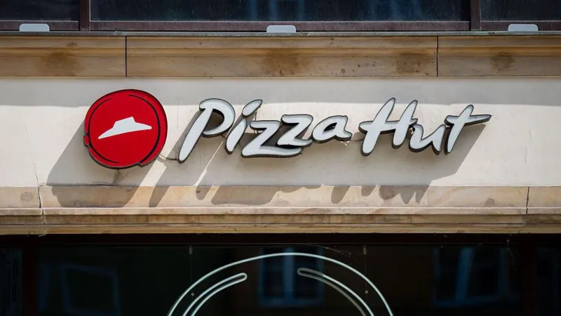 Pizza Hut is being sold for $2.7bn in a split deal involving LongRange Capital and Yum China as Yum! Brands restructures its global restaurant portfolio
