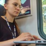 Britain's train passengers may soon enjoy faster and more reliable onboard internet. Improved rail connectivity could make commuting