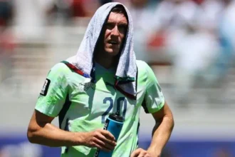 World Cup hydration breaks are changing match flow and tactics, dividing coaches and fans over their impact on performance
