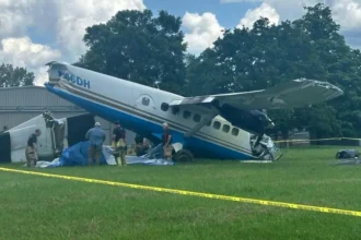 Tragic Skydiving Flight Ends in Deadly Crash A small skydiving aircraft crashed near Butler, Missouri, around 11:20 local time on Sunday. The plane was carrying 11 passengers and one pilot. No one survived the crash. Witnesses said the aircraft suddenly lost control shortly after departure and spun sharply before hitting the ground. Witness Accounts of the Final Moments People who saw the incident described a fast and steep descent. One witness said the plane was almost vertical as it came down and struck the ground at high speed. They explained that there was no time for anyone to react or attempt a safe exit. The aircraft was too low for parachutes to deploy effectively, leaving no chance of survival. Another local skydiver shared that several people on board were known within the community. Many of them had regular experience in skydiving and were familiar faces at local drop zones. Emergency Response and Investigation Federal aviation authorities confirmed that the aircraft was a Pacific Aerospace P750. It crashed while departing from the airfield. Investigators have already arrived at the crash site to begin examining wreckage and flight conditions. Officials are working to determine what caused the plane to lose control so soon after takeoff. Local law enforcement described the incident as a mass casualty event due to the total loss of life. Company Statement and Community Impact The skydiving operator expressed deep sorrow over the incident and described it as a major loss for the wider skydiving community. The company stated that it is cooperating fully with aviation authorities during the investigation. Officials also noted that the aircraft was not in active communication with air traffic control at the time of the crash, as it was not required for that type of flight operation.