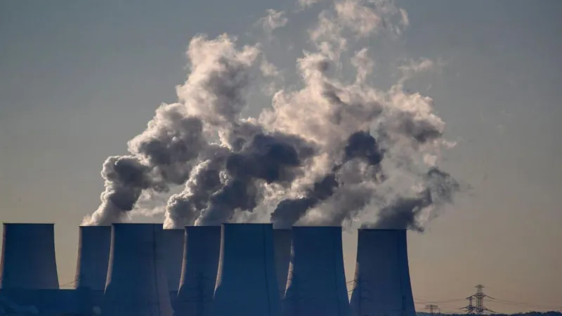 EU Proposes Slower Carbon Emission Cuts to Support Businesses During Green Transition