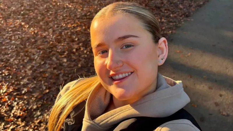 Relationship OCD Cases Rise as More People Seek Help Many people experience occasional doubts about their relationships, but for those living with Relationship OCD (ROCD), these thoughts become constant, overwhelming, and emotionally exhausting. Mental health specialists say awareness of the condition has grown in recent years, encouraging more people to seek professional support. Relationship OCD Goes Beyond Normal Doubts Sophia, a 24 year old content creator and waitress from Leeds, has been in a happy relationship for more than a year. Despite loving her boyfriend, she often finds herself questioning every part of their relationship. She repeatedly wonders whether they are truly compatible, whether she really loves him, or whether she should end the relationship. At the height of her anxiety, Sophia struggled to leave her home because she feared she might cheat on her partner. She also avoided work and spent entire days asking ChatGPT the same questions again and again, hoping for reassurance that her relationship was safe. What Is Relationship OCD? Mental health experts explain that Relationship OCD is a form of obsessive compulsive disorder that creates persistent intrusive thoughts about romantic relationships. Unlike everyday uncertainty, these worries become repetitive, difficult to control, and emotionally draining. People with ROCD often seek constant reassurance, mentally review their feelings, or repeatedly test their partners in an effort to reduce anxiety. However, these actions usually provide only temporary relief before the doubts return. Experts Explain the Emotional Impact Professor David Veale, a consultant psychiatrist at the South London and Maudsley NHS Trust, says Relationship OCD can consume hours of a person's day. Instead of occasional concerns, people experience repeated thoughts that interfere with work, relationships, and daily routines. Sophia describes the condition as emotional torture. She says the constant stream of unwanted thoughts makes it difficult to enjoy her relationship, even though she deeply cares about her partner. More Awareness Is Encouraging People to Seek Help Obsessive compulsive disorder affects around 1.2 percent of the UK population. However, health experts cannot determine exactly how many people have Relationship OCD because healthcare systems do not record it as a separate diagnosis. Researchers also say there is not enough evidence to confirm whether the condition affects women more often than men, although some clinicians believe women may seek help slightly more frequently. Professor Guy Doron, a clinical psychologist at Reichman University in Israel, says research on Relationship OCD was limited when he first began studying the condition more than a decade ago. Today, he is seeing more people referred for treatment. He believes growing public awareness through research and social media has encouraged individuals to recognize their symptoms and seek professional support. Early Recognition Can Make a Difference Mental health professionals stress that intrusive relationship doubts should not be ignored when they become persistent and interfere with everyday life. Early diagnosis and appropriate treatment can help people manage obsessive thoughts, reduce anxiety, and build healthier relationships. As awareness of Relationship OCD continues to grow, experts hope more people will understand that these intrusive thoughts are a mental health condition rather than a reflection of their true feelings.