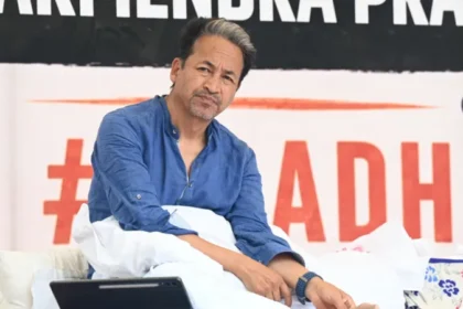 Sonam Wangchuk remains in the ICU after a 21 day hunger strike linked to student protests in Delhi. Doctors say he is stable while demonstrations continue.