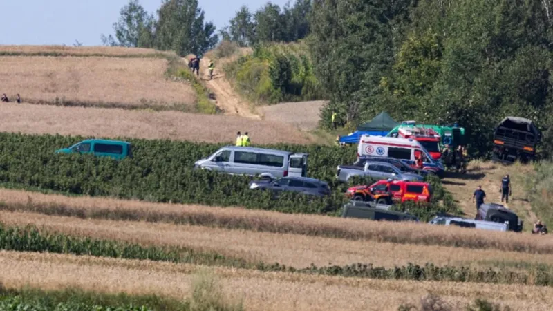 Two Polish farmers were killed by a Ukrainian missile in November 2022, although it was believed to be a Ukrainian air defense missile responding to a Russian strike. At around 03:40 on Thursday (01:40 GMT), Poland's military used an F-16 fighter jet to intercept the object before it disappeared from radar sensors a few minutes later. A military helicopter was then sent to survey the area. Further southeast, in Lublin and Krasnystaw, air raid sirens went off in response to Russian bombs in neighboring Ukraine. Nearly an hour after Tarnawa Kolonia homeowners reported hearing a loud boom at approximately 4:00, police found the crash scene.