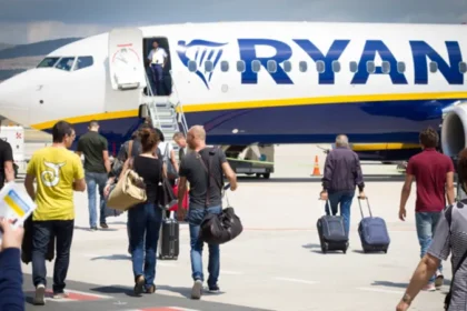 Ryanair profits drop
