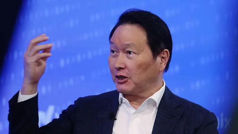 SK Group Chairman Chey Tae Won faces a major divorce ruling while SK Hynix continues to benefit from the AI boom, strengthening the company's global position.