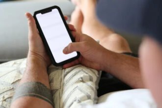 A major Telstra outage affected mobile services across Australia, disrupting emergency calls, train operations and business payments.