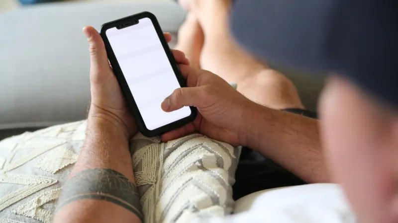 A major Telstra outage affected mobile services across Australia, disrupting emergency calls, train operations and business payments.