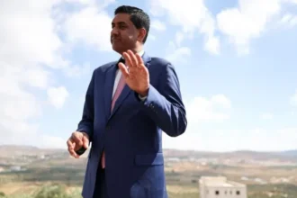 US Democrat Ro Khanna Says He Was Detained by Armed Israeli Settlers in West Bank Ro Khanna’s West Bank Visit Turns Into Detention Incident US Congressman Ro Khanna said he was detained for around 90 minutes by armed Israeli settlers during a visit to the occupied West Bank. Khanna said the incident happened on Wednesday while he was travelling with his team near Turmus Ayya, close to Ramallah. According to his statement, several settlers carrying M4 rifles surrounded their vehicle and blocked their movement. The congressman said the situation continued even after Israeli forces arrived. He claimed that the soldiers supported the settlers instead of helping his group leave the area. Khanna Describes Encounter With Armed Settlers In a statement shared on social media, Khanna said he was visiting the ruins of Khirbet Zanuta as part of a fact finding trip. He wanted to examine the effects of Israeli occupation and the impact on Palestinian communities. Khanna said the area had suffered major damage, including the destruction of a village school. He claimed that armed settlers arrived and stopped their vehicle while they were inspecting the location. During the detention, Khanna’s team contacted the US Embassy in Jerusalem for assistance. He said they were released later after police officers arrived and helped end the situation. Israeli Military Responds to Claims The Israeli military said troops and police officers responded after receiving reports that settlers had blocked vehicles in the area. According to the military, officers arrived at the scene, separated the Israeli civilians, and allowed the vehicles to continue their journey. The military has not accepted Khanna’s description of the incident and said its forces acted to resolve the situation. Background of West Bank Settlements Israel has established around 160 settlements in the West Bank and East Jerusalem, where approximately 700,000 Jewish settlers live. Palestinians consider these areas part of a future independent state. Around 3.3 million Palestinians also live in the West Bank alongside these settlements. Many countries and international organizations consider Israeli settlements in the occupied West Bank illegal under international law, while Israel disputes this position. Political Future of Ro Khanna Ro Khanna, a Democratic member of the US House of Representatives, has gained attention for his views on foreign policy issues. He is also considered a possible candidate for the 2028 US presidential race. The incident during his West Bank visit has added further attention to discussions about Israeli settler activity, Palestinian communities, and US involvement in the region.