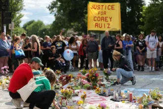 During the news conference on Thursday, a group of demonstrators interrupted Patterson to criticize the inquiry and demand greater transparency. On the same street where Ruiz was killed eleven years prior, a biracial man named Tony Robinson was shot and killed by a white police officer. In that instance, no charges were brought.