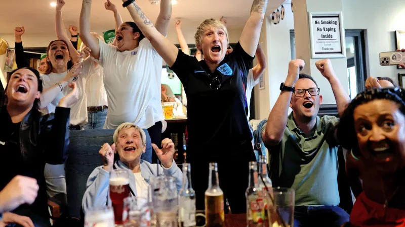 Pubs allowed to stay open