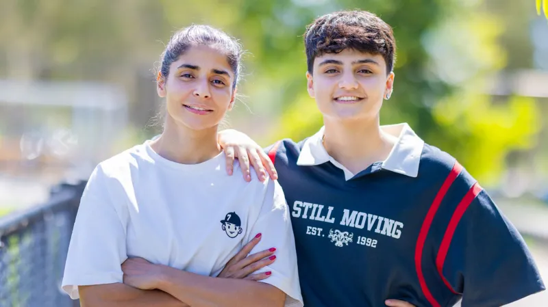 Two Iranian female footballers who defied their government have officially become Australian citizens after receiving humanitarian protection.