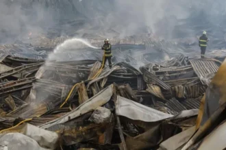 The governor of the Tula region of Russia, Dmitry Milyaev, announced on Wednesday that a drone had crashed into a Wildberries warehouse in the area overnight, starting a fire. According to the store, firefighting crews were at the scene and the facility had been evacuated in advance. He stated on Telegram that one person had been hurt and no fatalities had been recorded. Warehouses, particularly those run by Wildberries, have been attacked by Ukraine on several occasions. The latest attacks on warehouses in the Moscow region on Tuesday morning resulted in five fatalities and ten injuries. The previous day, a drone struck a crowded beach in the southern Krasnodar area, killing seven people and injuring fifty-eight more, according to Russian officials.