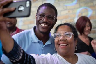 Progressive Democrats Gain Ground in US Primaries