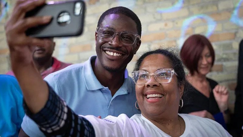 Progressive Democrats Gain Ground in US Primaries