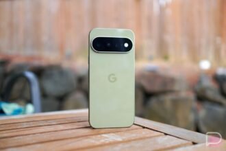 Google Pixel phone showing the September Google Play system update settings