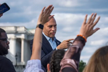 Hakeem Jeffries discusses the House Democrats campaign ahead of the 2026 midterm election.
