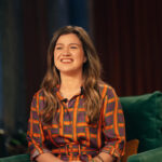 Kelly Clarkson and Art of Play dispute over a mechanical singing bird at a Brooklyn curiosity shop.